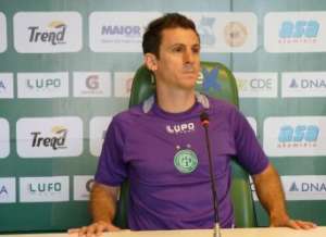 Série C: Ídolos isentam Evaristo Piza e tentam amenizar crise no Guarani