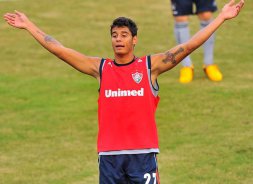 Expulso, atacante terá ‘conversa séria’ no Fluminense