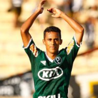 Lateral-esquerdo acha que está na hora de ir embora do Palmeiras