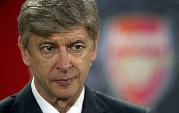 Inglês: Técnico renova contrato e deve completar 20 anos de Arsenal