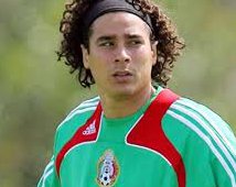Copa 2014: Após lesão de Corona, Ochoa entra no gol mexicano