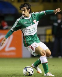 Meia chinelinho descarta lesão e diz estar pronto para jogar no Palmeiras