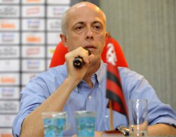Após nova derrota, vice de futebol deixa o Flamengo