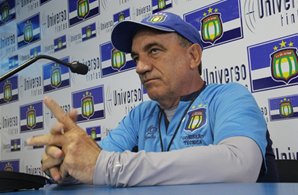 Série C: Após nova derrota, São Caetano acerta saída de treinador