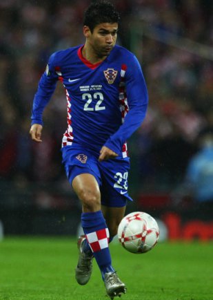 Copa 2014: Dividido, Eduardo da Silva prevê ‘emoção’ contra Brasil