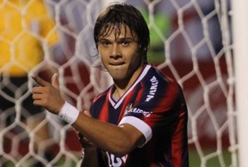 Atacante do Cerro exalta Corinthians e se diz confiante em acerto