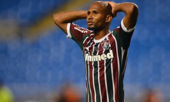 Internacional oficializa contratação de ex-lateral de Flu, Flamengo e Grêmio