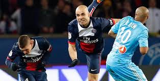 Alex deixa PSG e acerta com o Milan