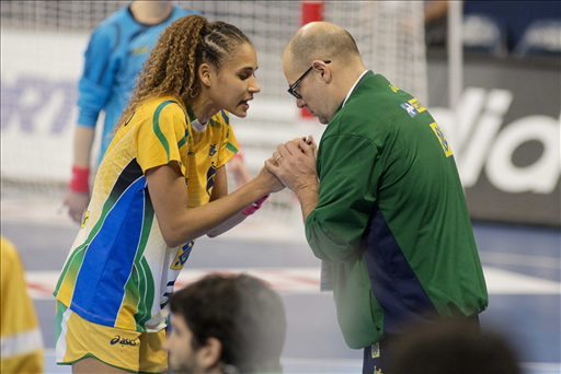 Morten Soubak, técnico do handebol brasileiro, concorre a melhor do ano
