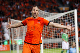 Vlaar admite preocupação com a defesa na Holanda