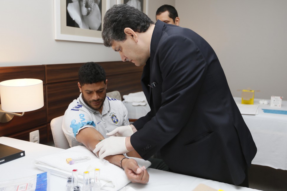 Grupo A: Fifa faz exame antidoping nos 23 jogadores da seleção