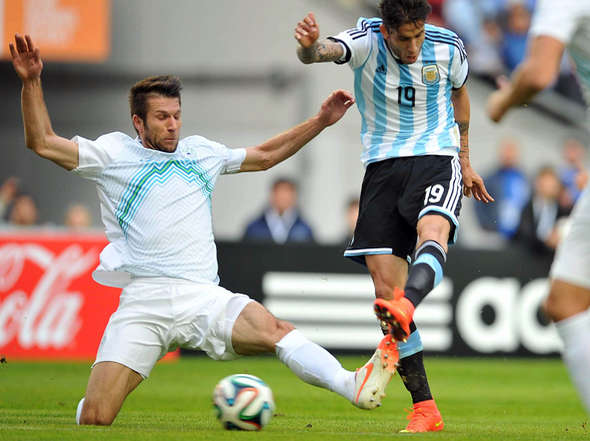 Grupo F: Messi entra no fim, marca e Argentina vence amistoso