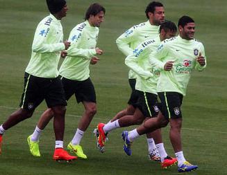 Grupo A: Felipão reduz carga e seleção só treina em um período