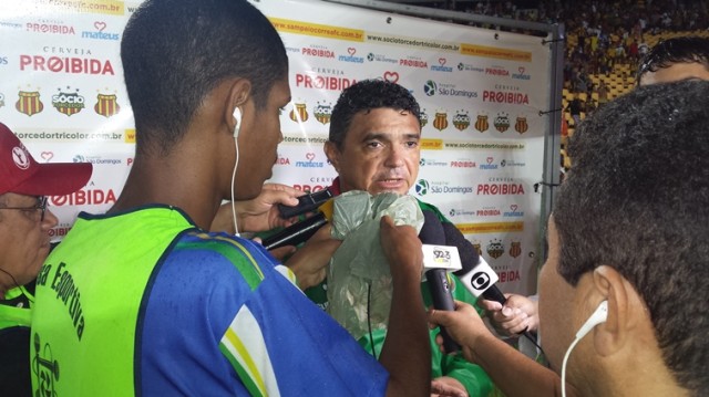 Série B: Flávio Araújo lamenta empate, mas garante Sampaio Corrêa forte