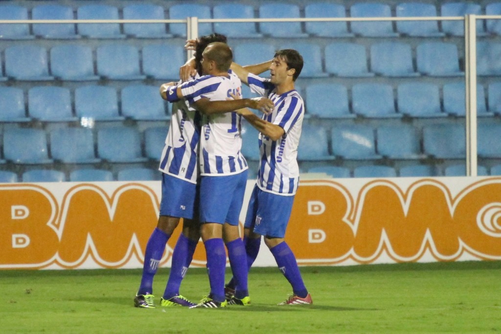 Chico Lins, gerente do Avaí, promete cinco reforços no recesso da Copa do Mundo