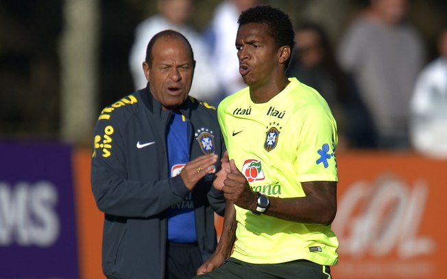 Grupo A: Jô assume tarefa de ajudar Brasil nas emergências