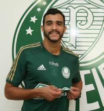 Henrique, do Palmeiras, entra na mira de times europeus