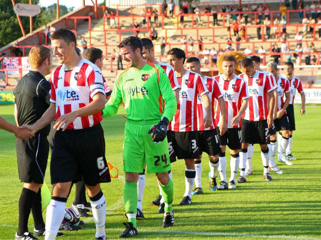 Exeter City, 1º rival da seleção em 1914, virá ao Brasil