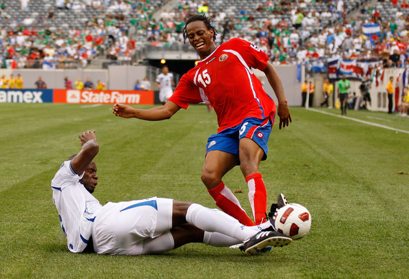 Grupo D: Gripados, laterais da Costa Rica treinam em separado