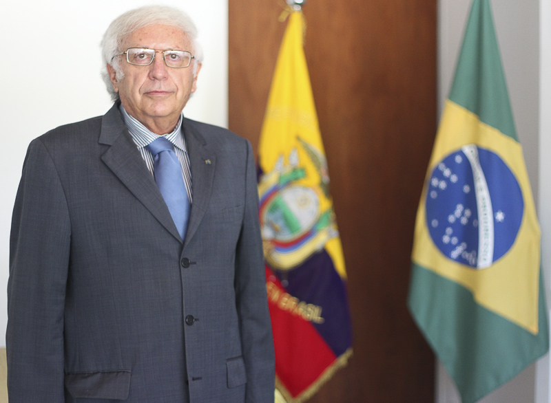 Grupo E: Equatorianos chegam até de bicicleta à Brasília para a Copa