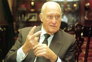 João Havelange recebe alta e deixa hospital no Rio