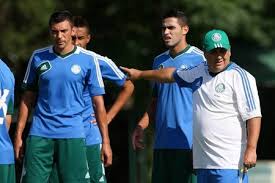 Palmeiras sobe quatro jovens das categorias de base
