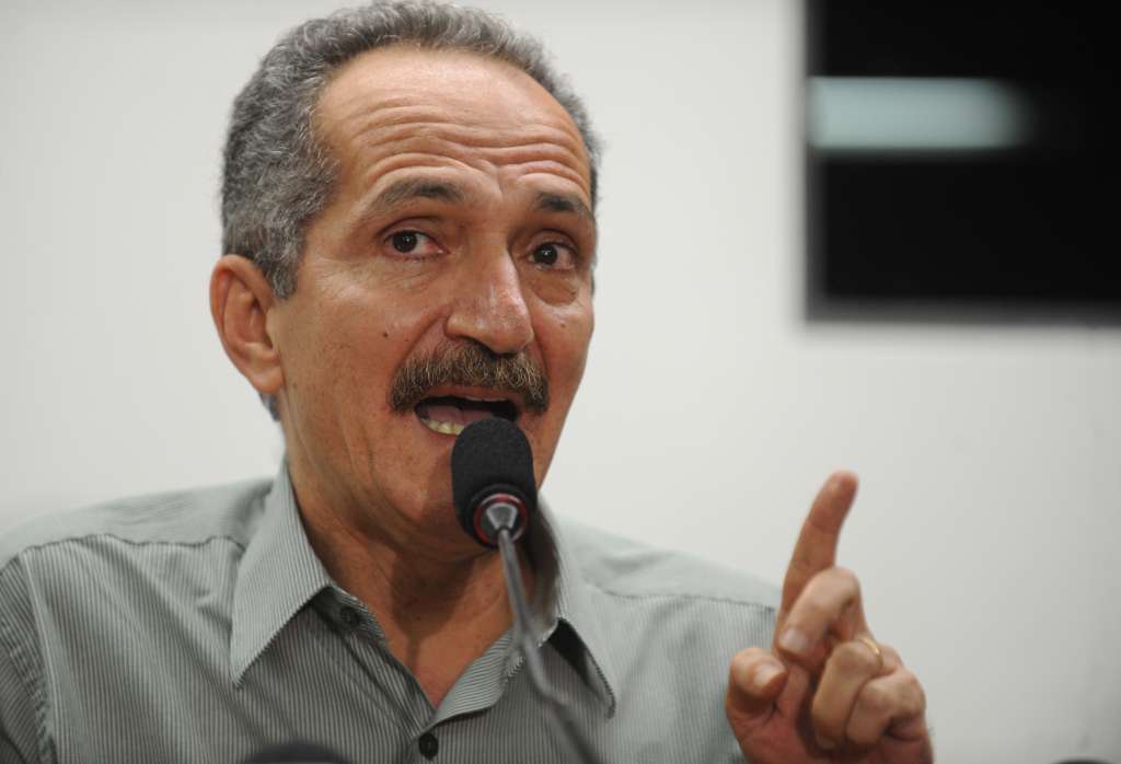 Rebelo vê Brasil pronto para Copa e não teme protestos