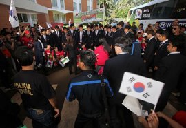 Grupo H: Coreia do Sul chega a Foz do Iguaçu e posa com torcida