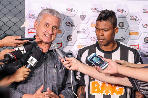 Na chegada ao Atlético, Maicossuel exalta Ronaldinho Gaúcho