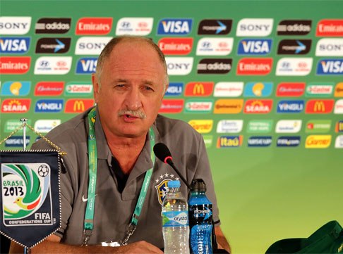 Grupo A: Antes do ‘1º degrau’, Felipão diz que não mudaria nada