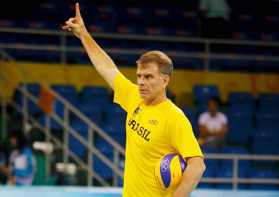 Vôlei: Bernardinho prevê ‘semanas muito difíceis’ para o Brasil