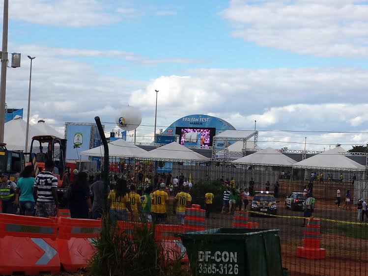 Copa 2014: Polícia Militar impede manifestação na FAN FEST em Brasília