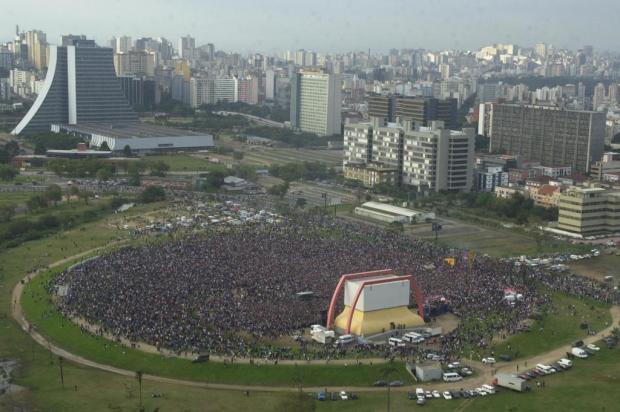 Copa 2014: Chuva provoca fechamento da Fan Fest de Porto Alegre