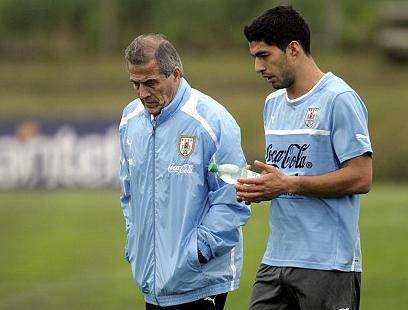 Grupo D: Tabárez indica que Luis Suárez não deve ser titular