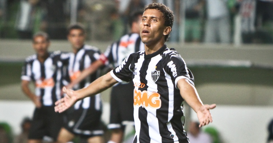 Marcos Rocha quer voltar ao Atlético-MG em excursão