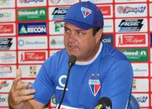 Série C: Paysandu negocia com técnico Vica