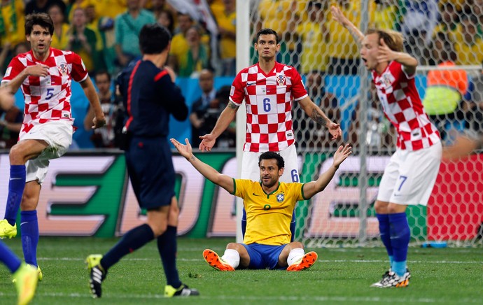 Grupo A: Fred se pronuncia e afirma que o pênalti foi claro