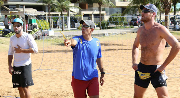 Vôlei: brasileiro coloca 3 duplas nas oitavas