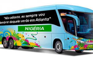 Grupo F: Seleção da Nigéria bate o ônibus em um caminhão-baú