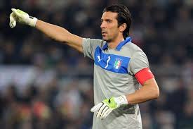 Grupo D: Buffon torce tornozelo, mas não preocupa para a estreia