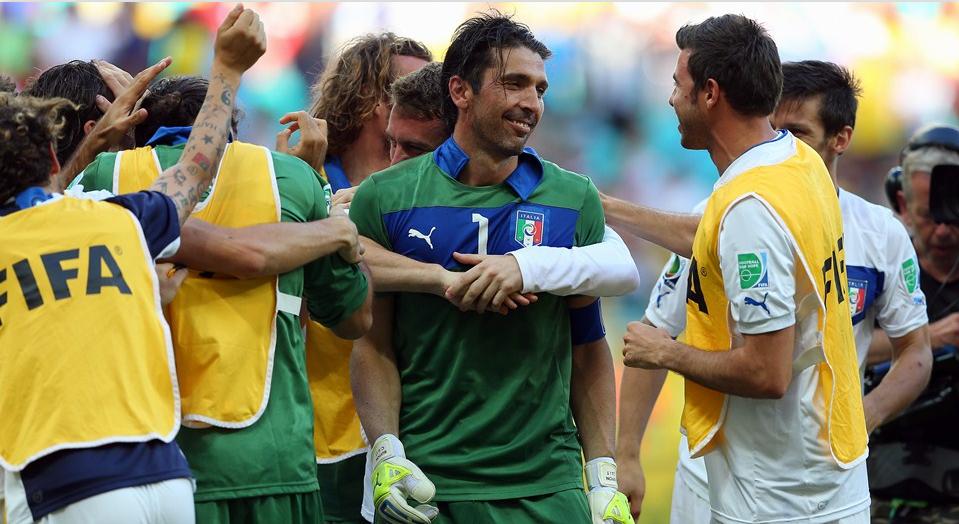 Dino Zoff elogia longevidade de Buffon na Itália