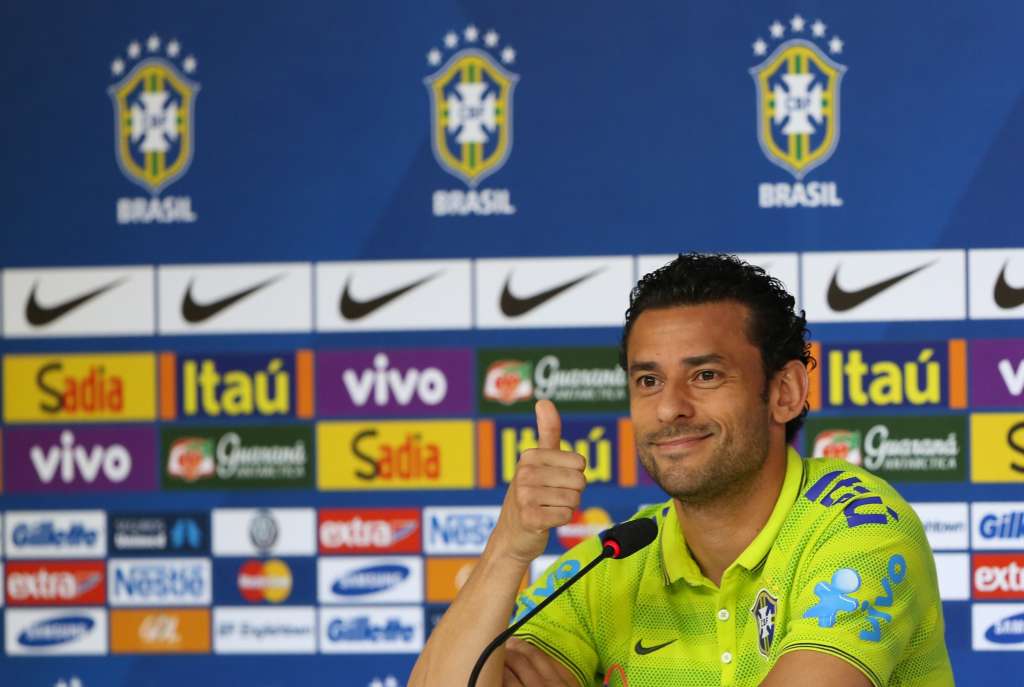 Grupo A: Jogadores do Brasil defendem que houve pênalti em Fred