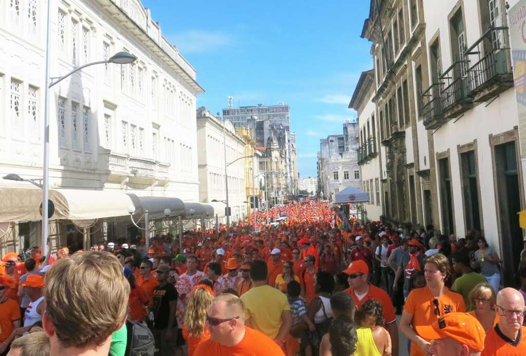 Fan Walk: Torcedores fazem festa, conhecem cultura local e apreciam a beleza do centro histórico