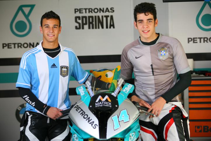 Moto 1000 GP: Clima de Copa do Mundo invade os boxes das equipes de Alex Barros em Interlagos 1 0002050002898 img