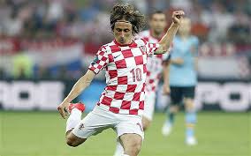 Grupo A: Após susto, Modric está liberado para voltar aos treinos