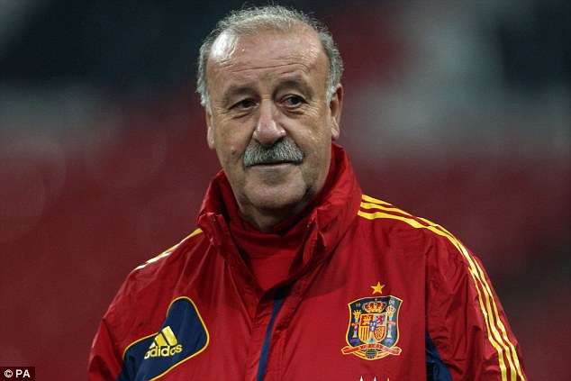 Grupo B: Del Bosque não dá pistas de mudança no time espanhol