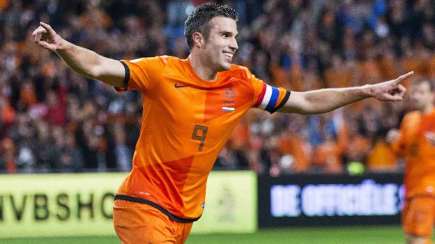 Grupo B: Van Persie vê Holanda ainda longe de título mundial