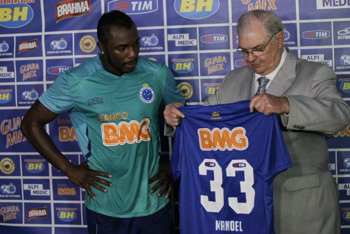 Cruzeiro apresenta três reforços e libera atacante Luan