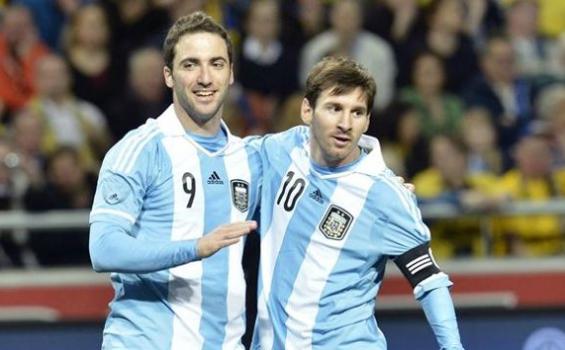 Espanhol: Messi torce por ida de Higuaín ao Barça: ‘Nos faria bem’