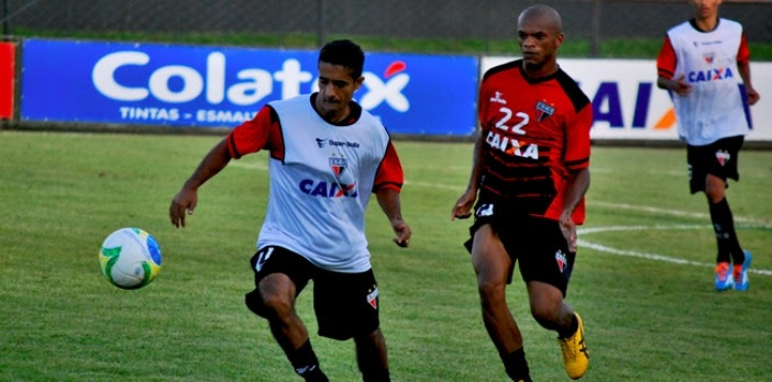 Série B: Marcus Winicius quer manter a titularidade no Atlético-GO com a troca de técnico